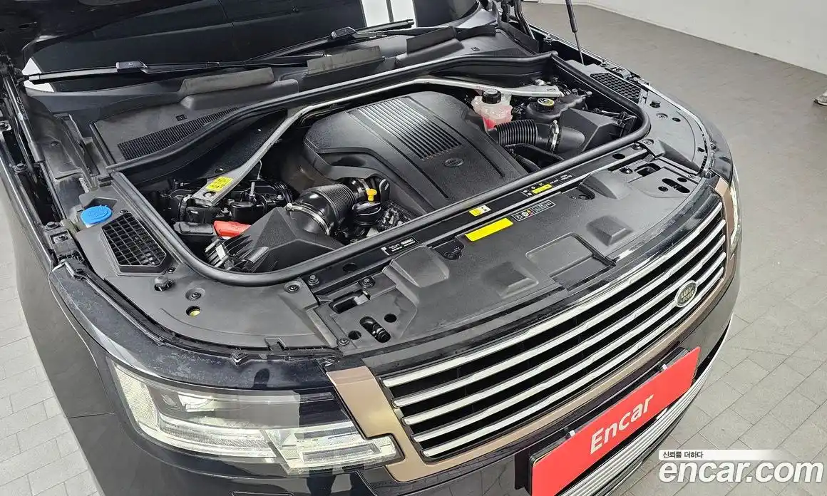 Land Rover Range-Rover 2024 4.4 Автомат в Москве № 213356, фото 15