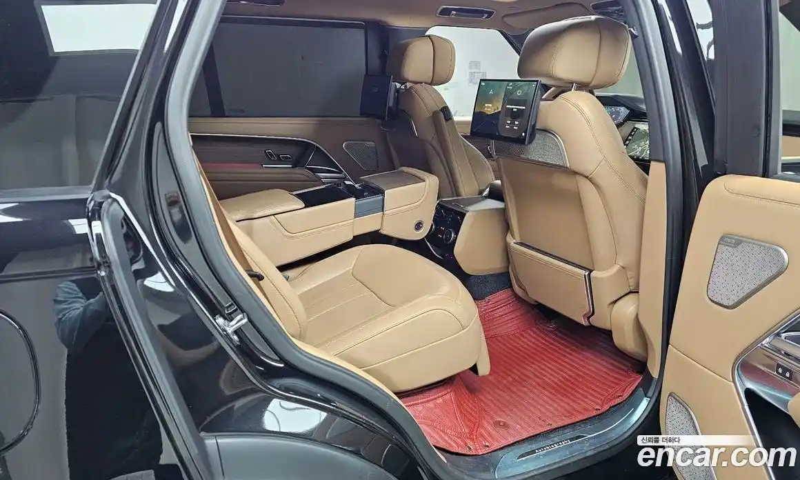 Land Rover Range-Rover 2024 4.4 Автомат в Москве № 213356, фото 18