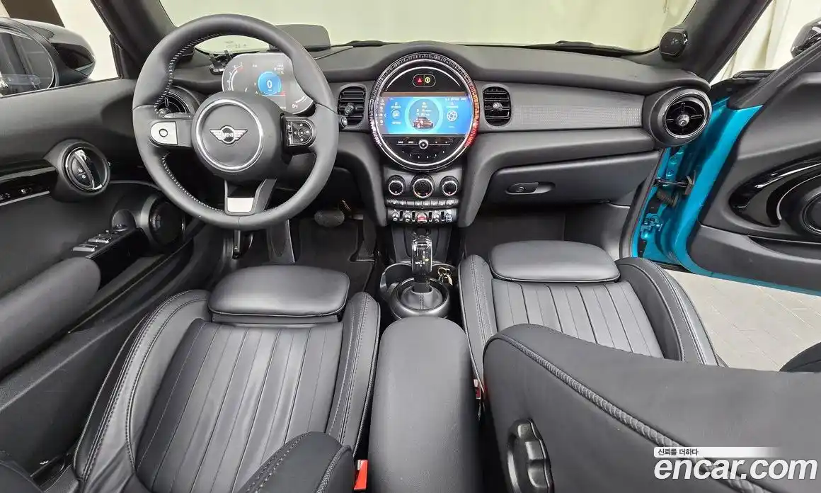 Mini Cooper Convertible 2023 2.0 Автомат в Москве № 214068, фото 11