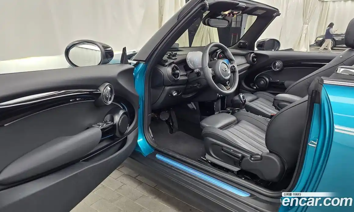 Mini Cooper Convertible 2023 2.0 Автомат в Москве № 214068, фото 12