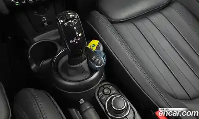 Mini Cooper Convertible 2023 2.0 Автомат в Москве № 214068, миниатюра 5