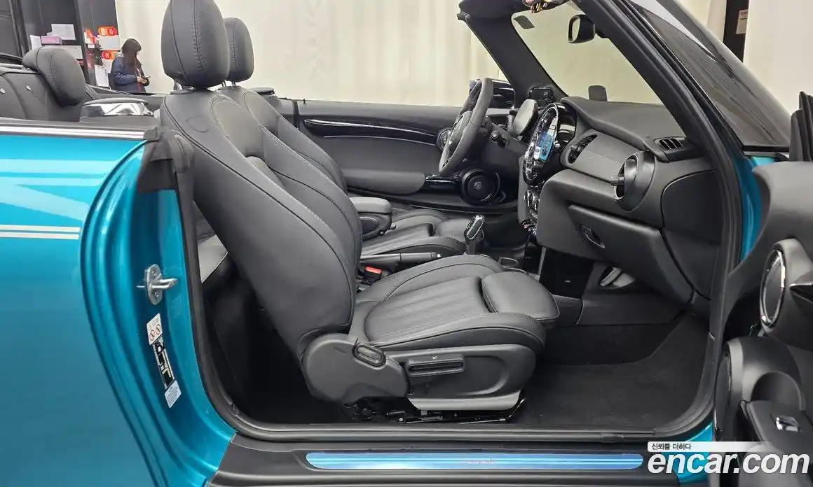 Mini Cooper Convertible 2023 2.0 Автомат в Москве № 214068, фото 8
