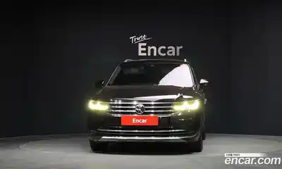Volkswagen Tiguan 2022 2.0 Автомат в Москве № 215182, миниатюра 3