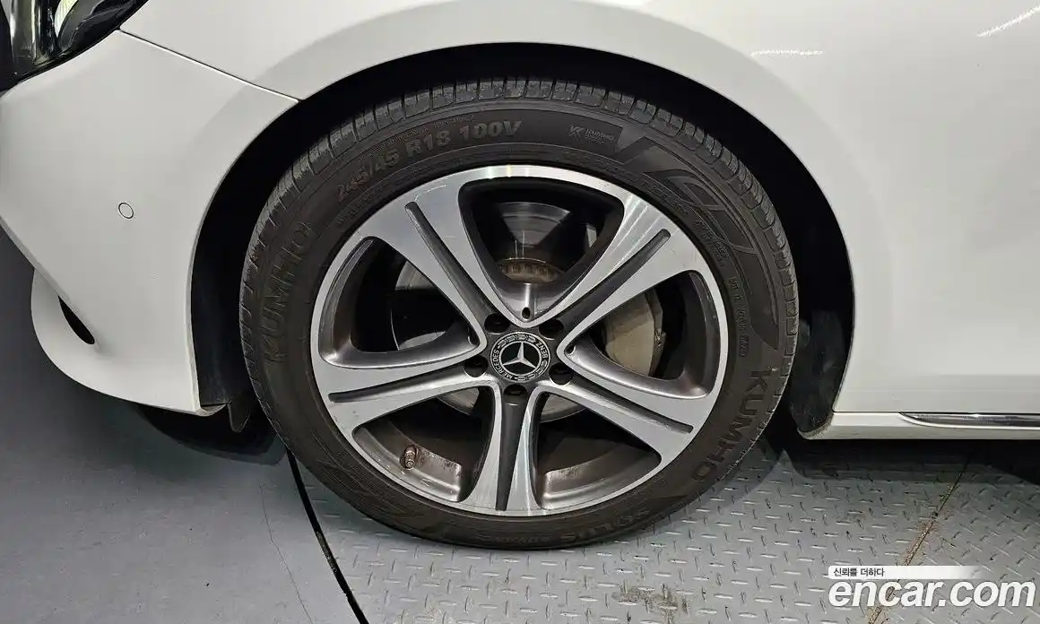 Mercedes-Benz E-Class 2019 2.0 Автомат в Москве № 223224, фото 20