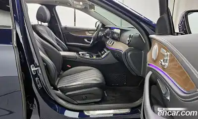 Mercedes-Benz E-Class 2020 2.0 Автомат в Москве № 229643, миниатюра 4