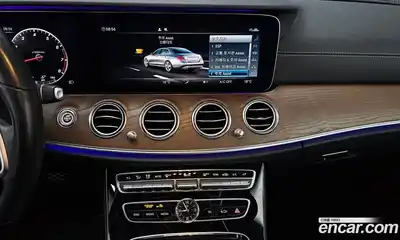 Mercedes-Benz E-Class 2020 2.0 Автомат в Москве № 229643, миниатюра 6