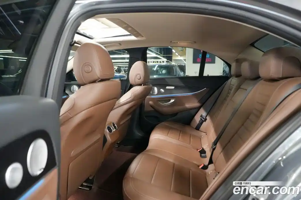 Mercedes-Benz E-Class 2020 2.0 Автомат в Москве № 229647, фото 11