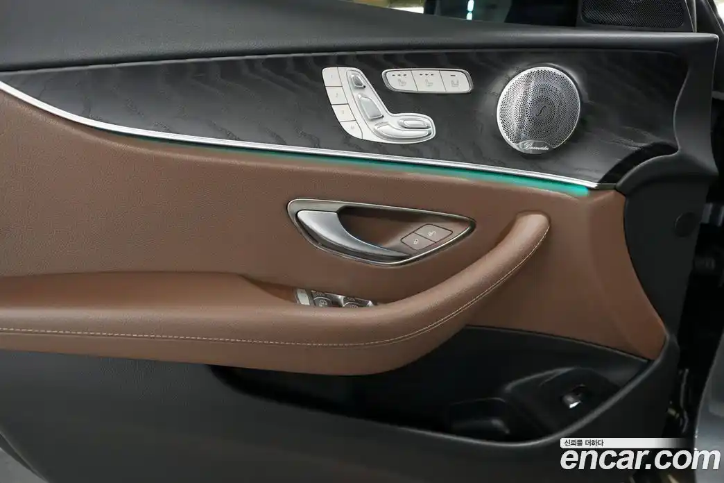 Mercedes-Benz E-Class 2020 2.0 Автомат в Москве № 229647, фото 15