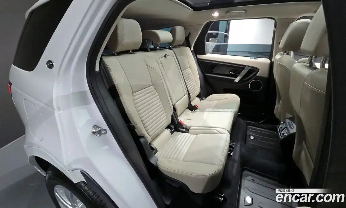 Land Rover Discovery Sport 2025 2.0 Автомат в Москве № 231136, фото 16