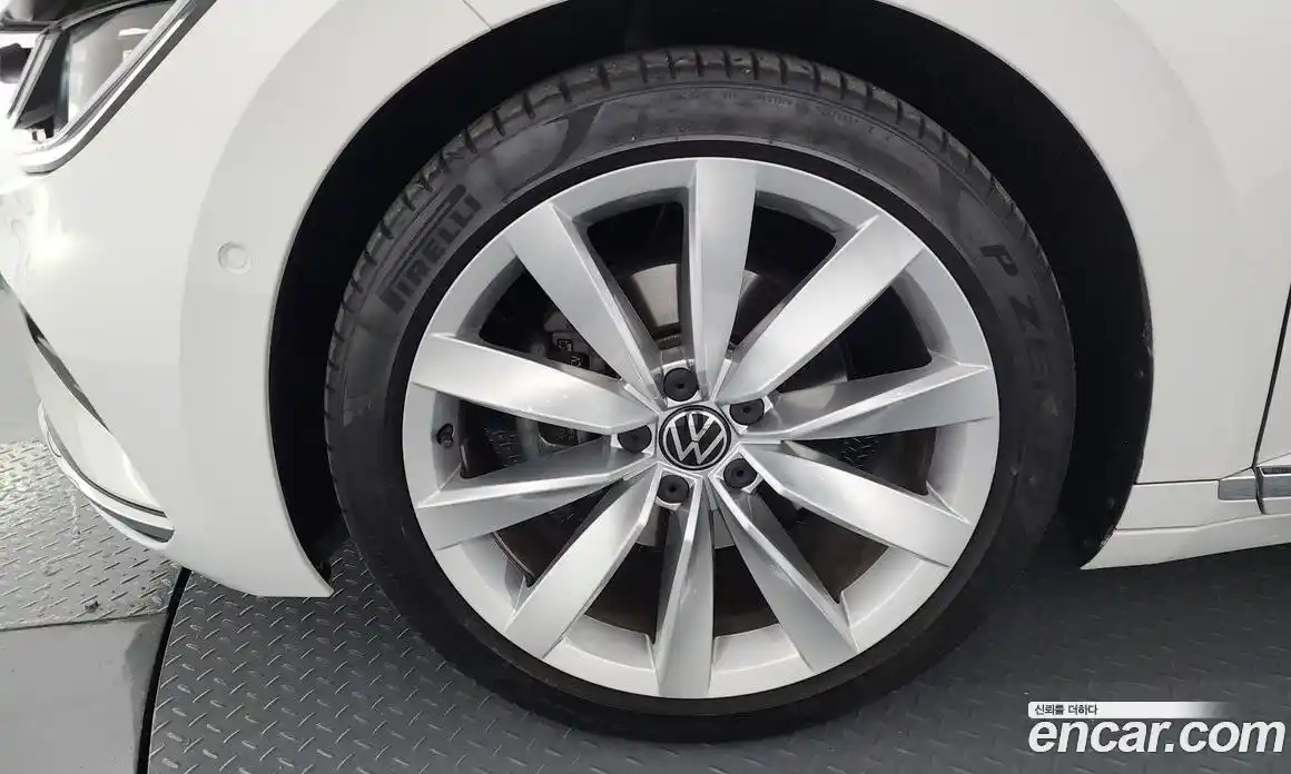 Volkswagen Arteon 2022 2.0 Автомат в Москве № 232066, фото 15