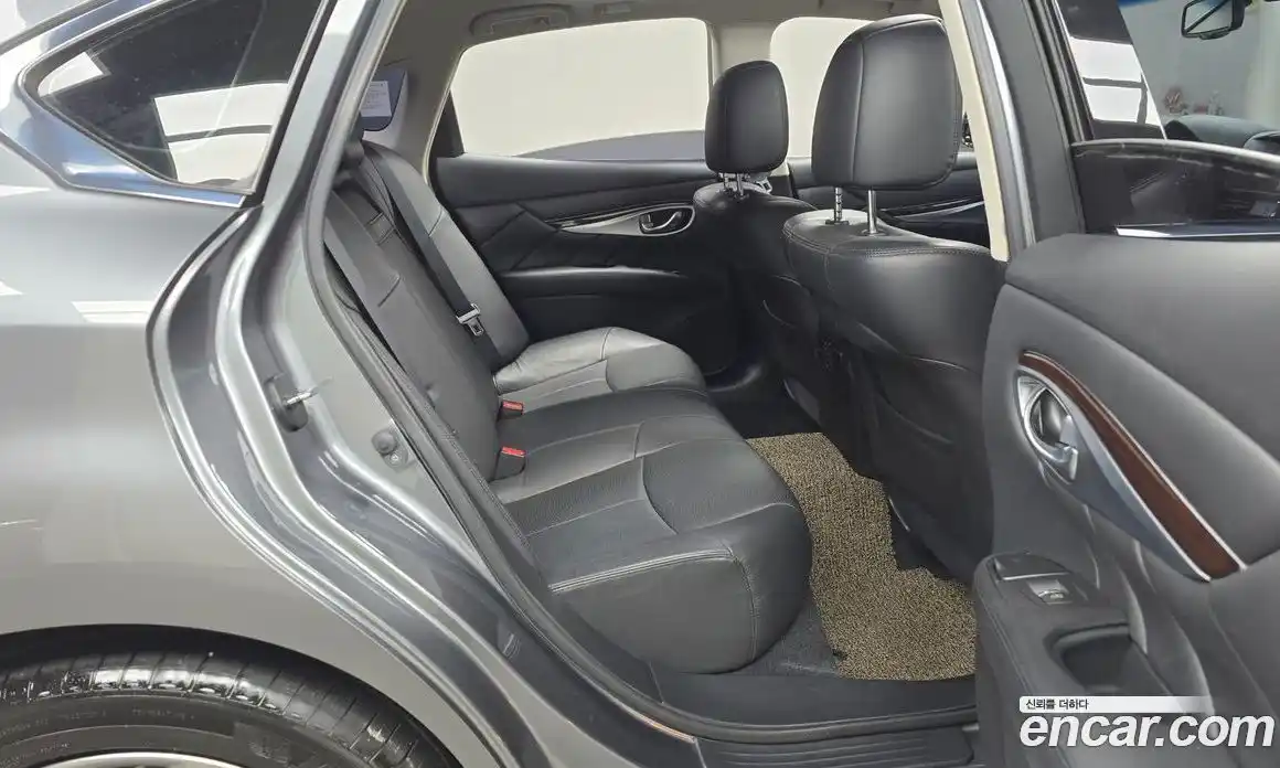 Infiniti Q70 2017 3.7 Автомат в Москве № 250373, фото 12