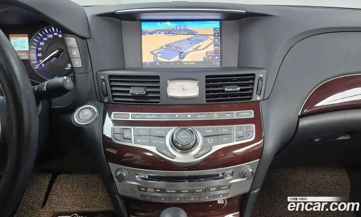 Infiniti Q70 2017 3.7 Автомат в Москве № 250373, фото 14