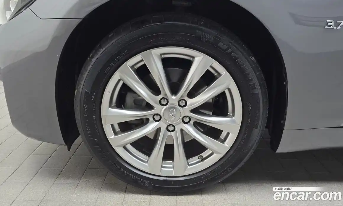 Infiniti Q70 2017 3.7 Автомат в Москве № 250373, фото 5