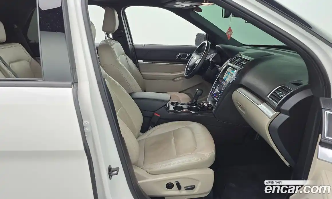 Ford Explorer 2019 2.3 Автомат в Москве № 255548, фото 9