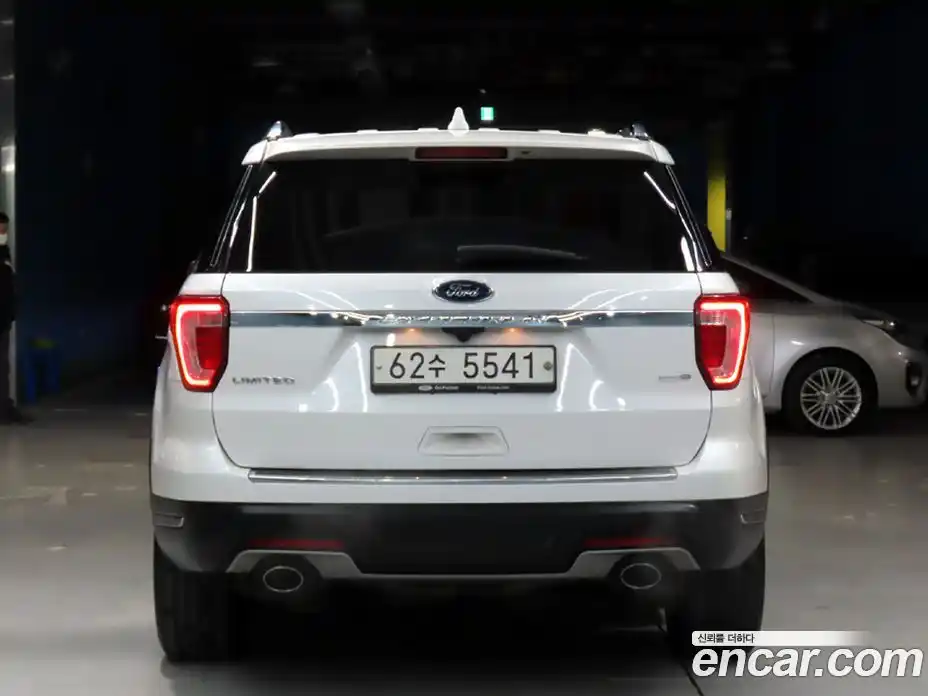 Ford Explorer 2018 2.3 Автомат в Москве № 255572, фото 3