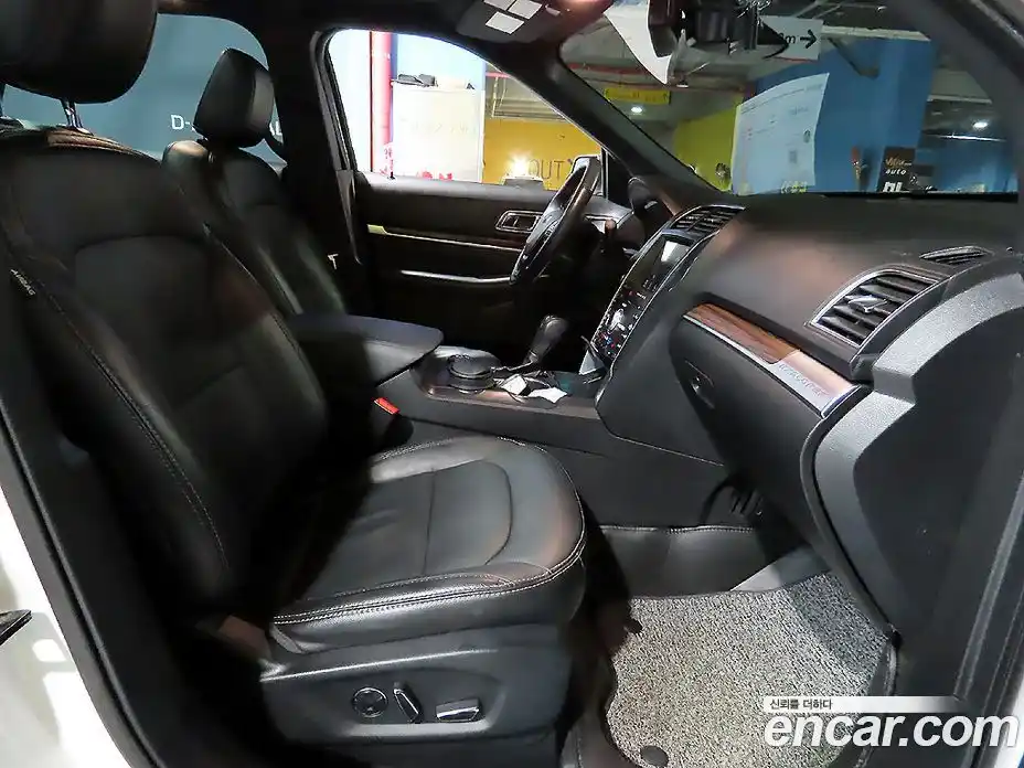 Ford Explorer 2018 2.3 Автомат в Москве № 255572, фото 8