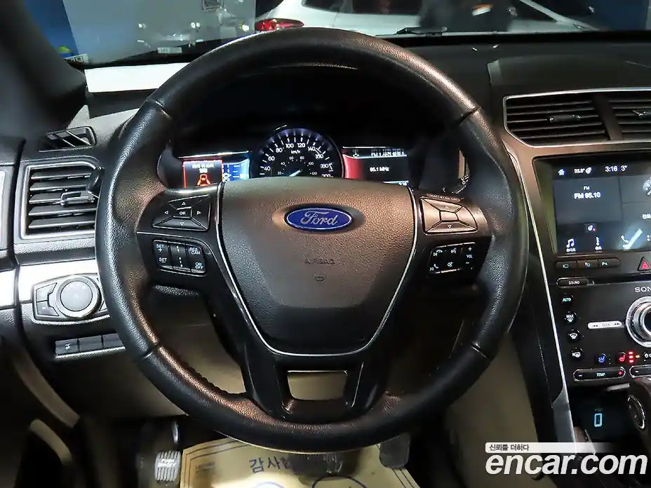 Ford Explorer 2018 2.3 Автомат в Москве № 255572, фото 10