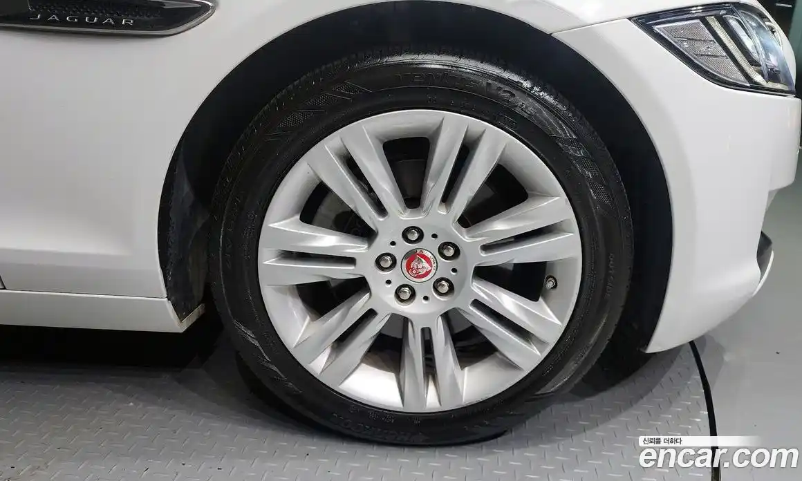 Jaguar XF 2017 2.0 Автомат в Москве № 256089, фото 12