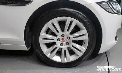 Jaguar XF 2017 2.0 Автомат в Москве № 256089, миниатюра 12