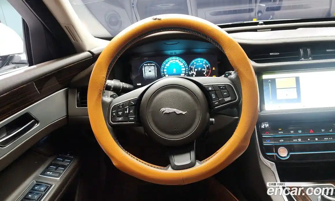 Jaguar XF 2017 2.0 Автомат в Москве № 256089, фото 15