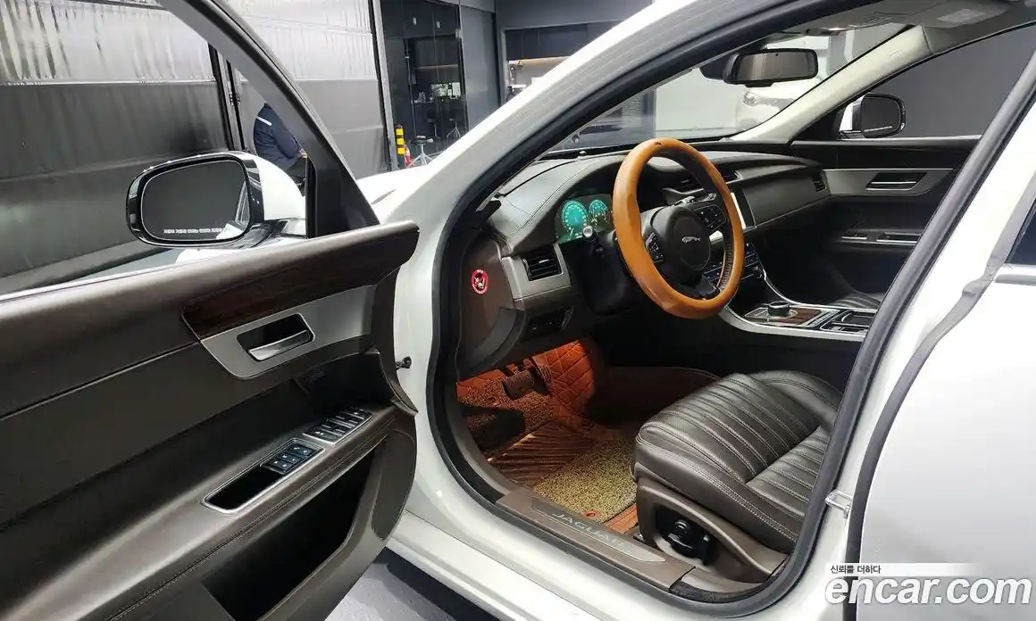 Jaguar XF 2017 2.0 Автомат в Москве № 256089, фото 17