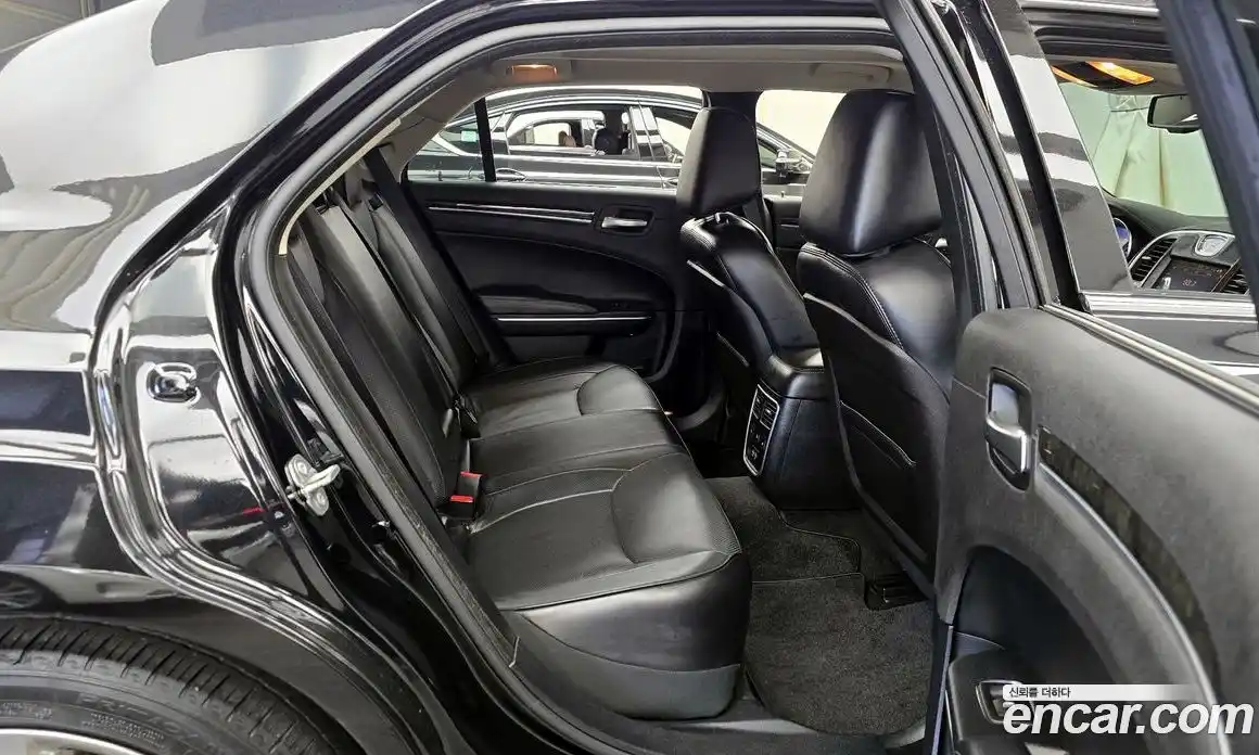 Chrysler 300C 2015 3.6 Автомат в Москве № 256750, фото 12