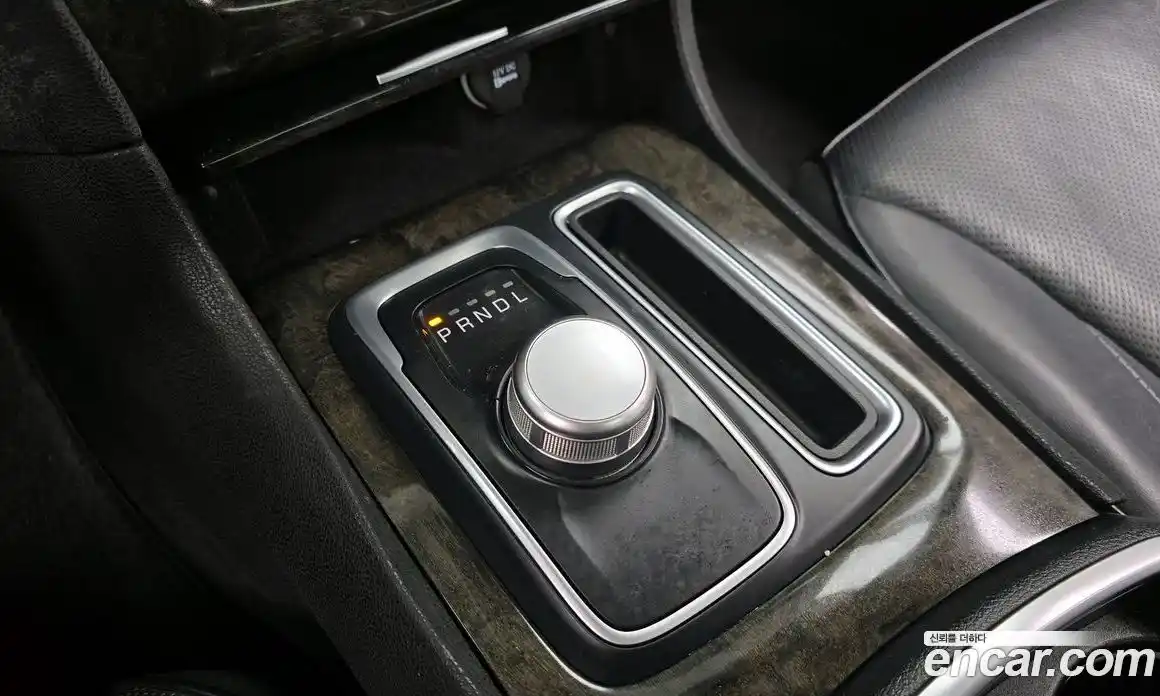 Chrysler 300C 2015 3.6 Автомат в Москве № 256750, фото 9