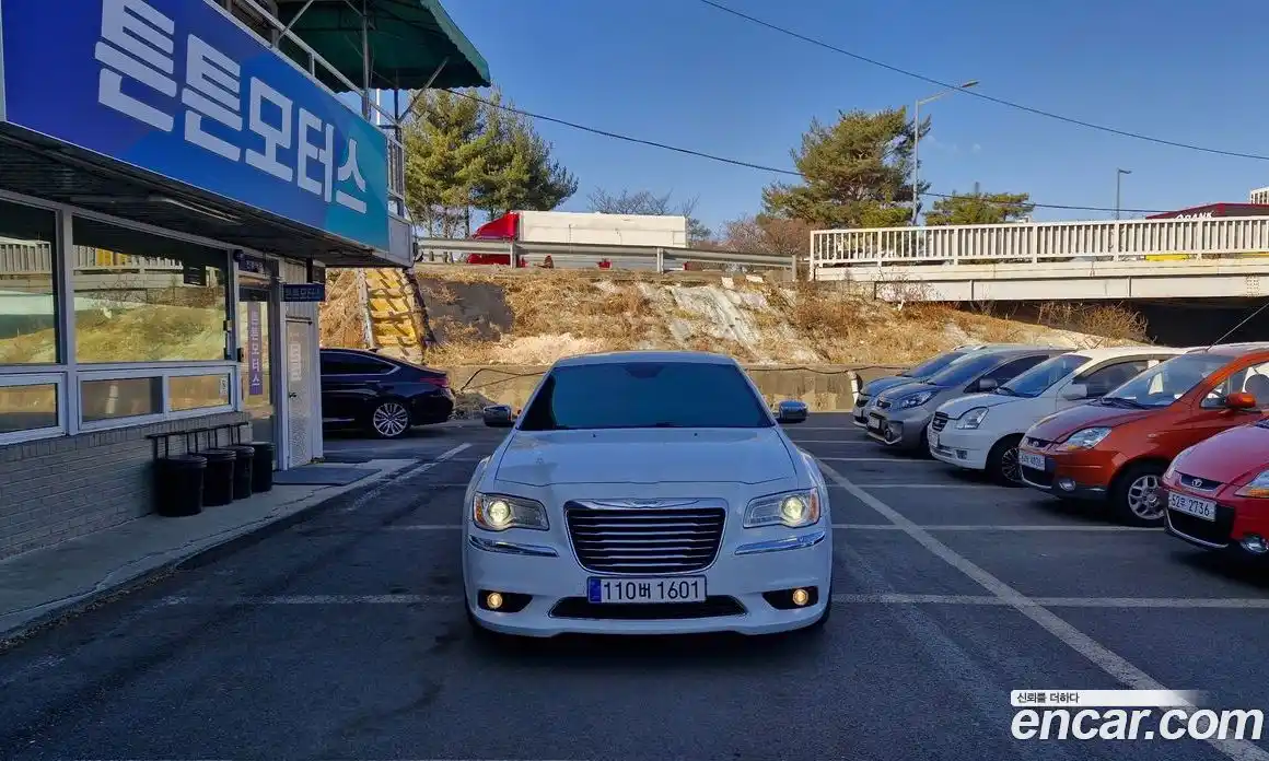 Chrysler 300C 2014 3.0 Автомат в Москве № 258165, фото 3