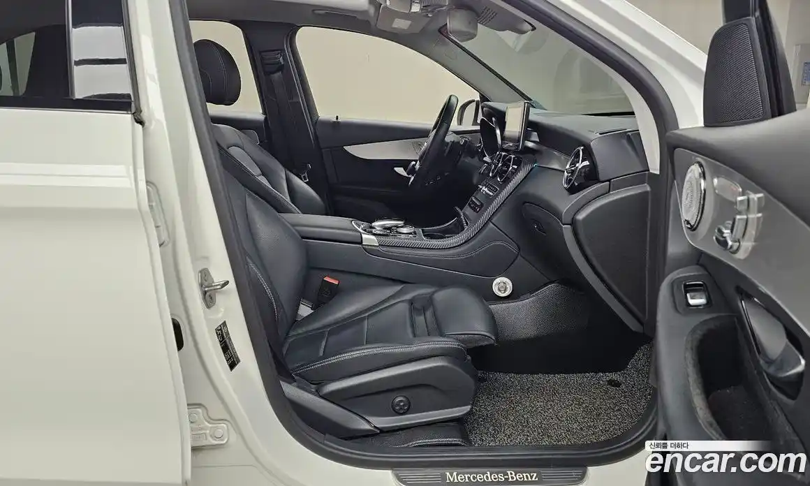 Mercedes-Benz GLC-Class 2018 2.0 Автомат в Москве № 292608, фото 17