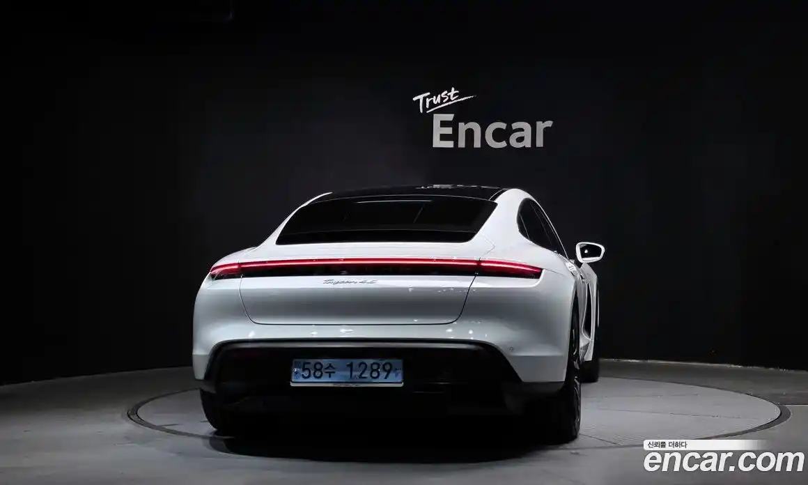 Porsche Taycan 2021 0.1 Автомат в Москве № 294132, фото 17