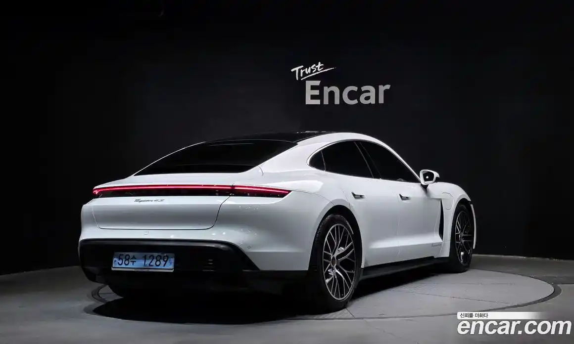 Porsche Taycan 2021 0.1 Автомат в Москве № 294132, фото 3