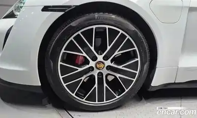 Porsche Taycan 2021 0.1 Автомат в Москве № 294132, миниатюра 4