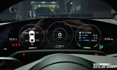 Porsche Taycan 2021 0.1 Автомат в Москве № 294132, миниатюра 5