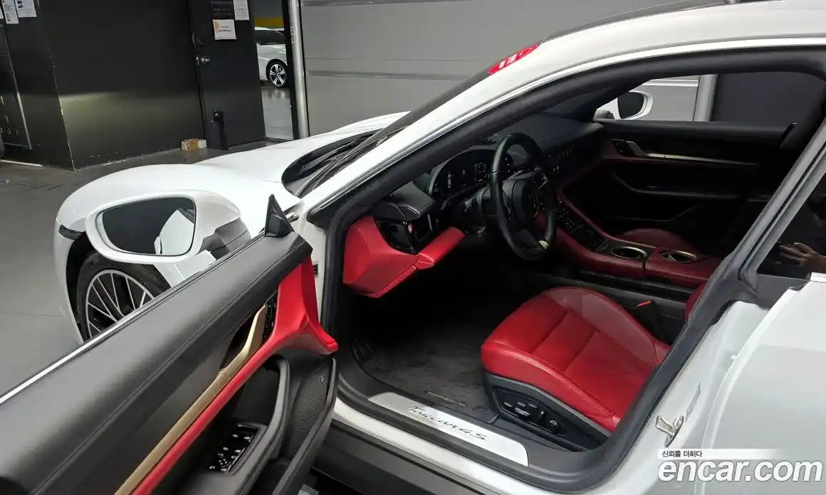 Porsche Taycan 2021 0.1 Автомат в Москве № 294132, фото 8