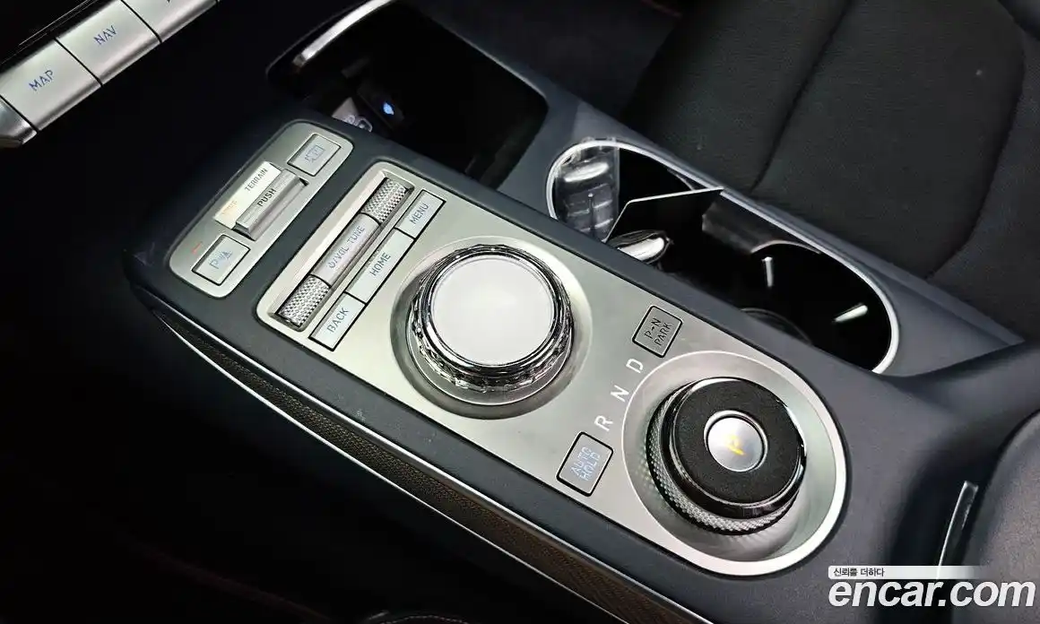 Genesis GV70 2022 2.5 Автомат в Москве № 299234, фото 20