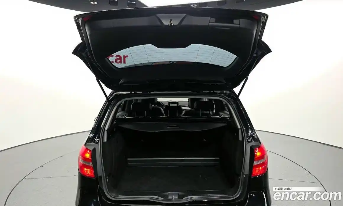 Mercedes-Benz B-Class 2013 1.8 Автомат в Москве № 311518, фото 18