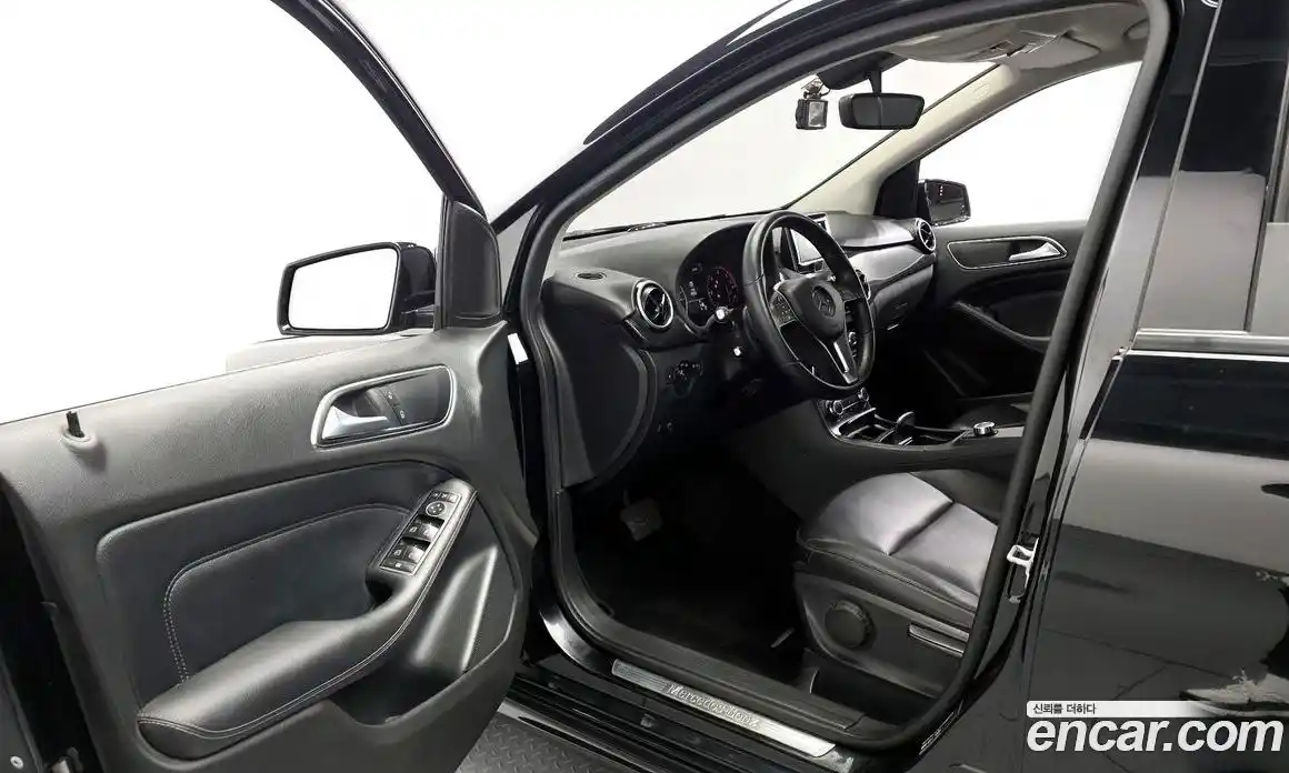 Mercedes-Benz B-Class 2013 1.8 Автомат в Москве № 311518, фото 20