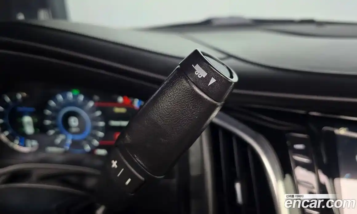 Cadillac Escalade 2018 6.2 Автомат в Москве № 320940, фото 12