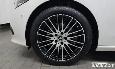 Mercedes-Benz C-Class 2024 2.0 Автомат в Москве № 321413, миниатюра 3