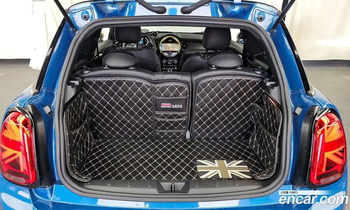 Mini Cooper 2024 Автомат в Москве № 329004, фото 11