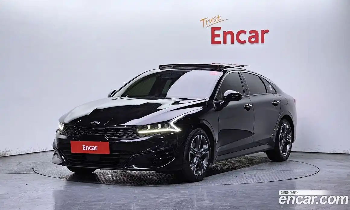 Kia K5 2020 2.0 Автомат в Москве № 362379, фото 1