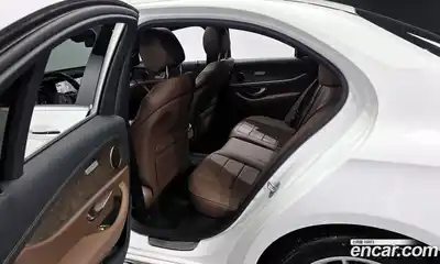 Mercedes-Benz E-Class 2021 2.0 Автомат в Москве № 369615, миниатюра 11