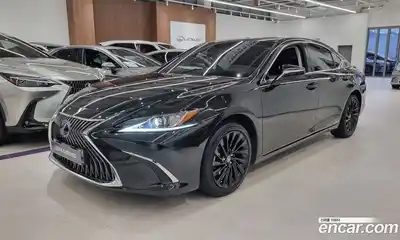 Lexus ES, 2021