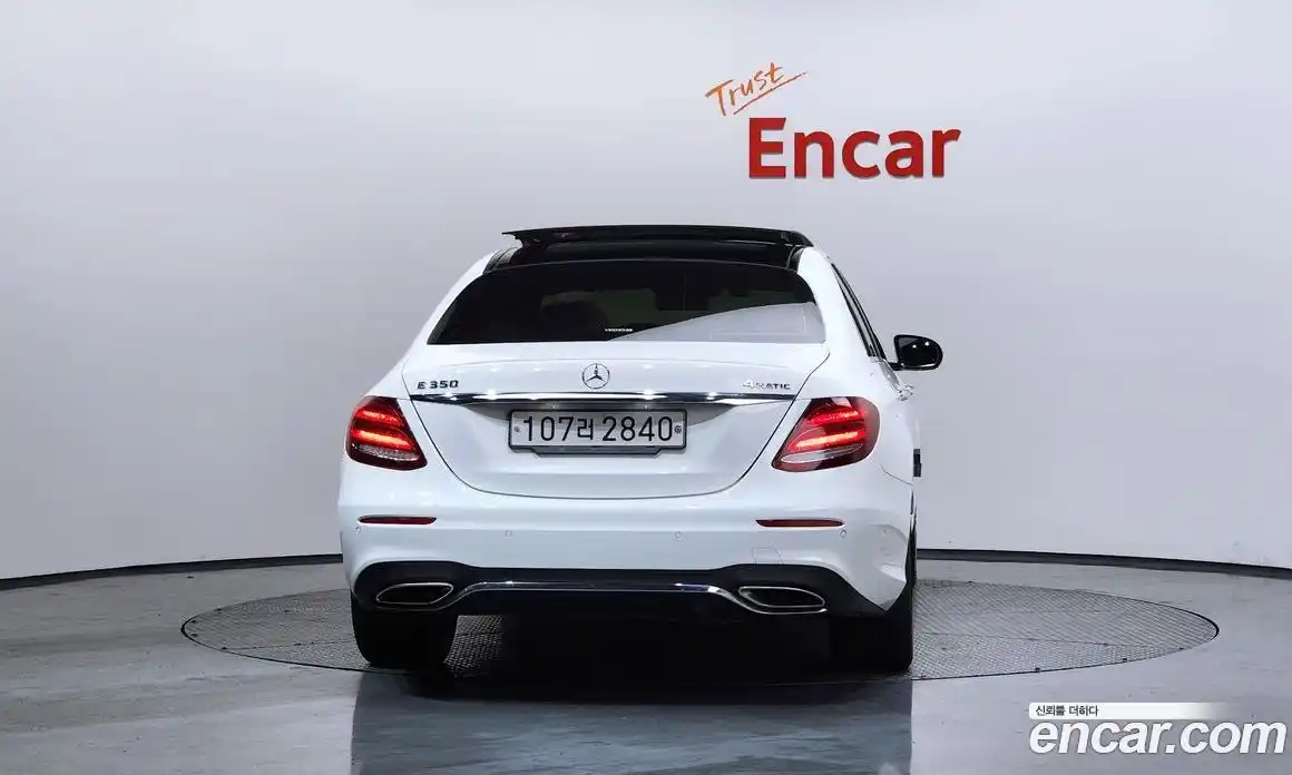 Mercedes-Benz E-Class 2019 2.0 Автомат в Москве № 410216, фото 4