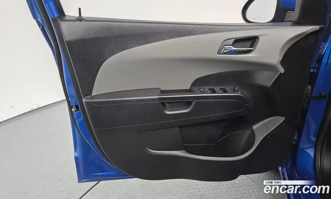 Chevrolet Aveo 2014 1.6 Автомат в Москве № 41876, фото 10