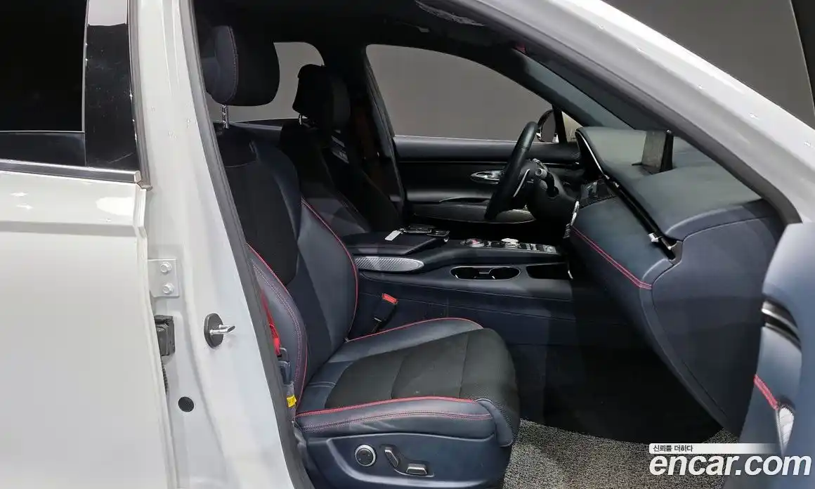 Genesis GV70 2022 2.2 Автомат в Москве № 58643, фото 12