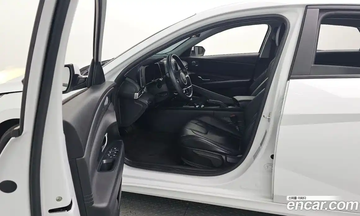 Hyundai Avante 2022 1.6 Автомат в Москве № 108107, фото 14