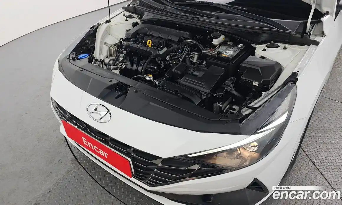 Hyundai Avante 2022 1.6 Автомат в Москве № 108107, фото 5