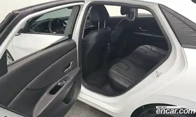 Hyundai Avante 2022 1.6 Автомат в Москве № 108107, миниатюра 7