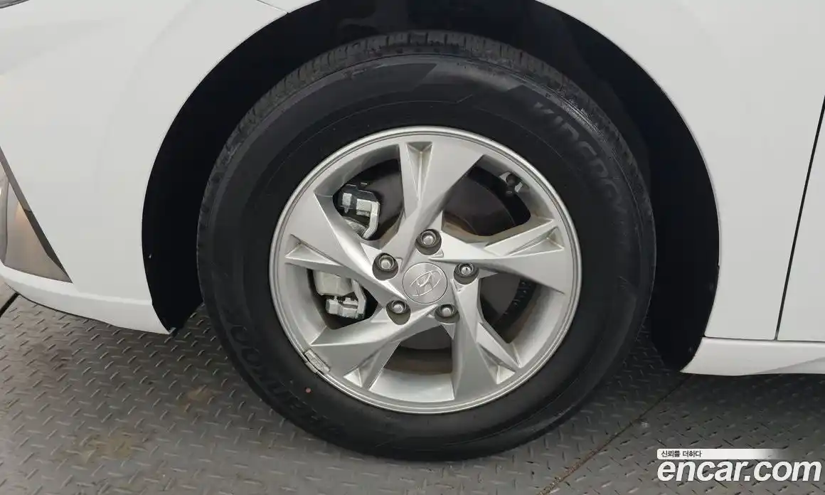 Hyundai Avante 2022 1.6 Автомат в Москве № 108107, фото 9